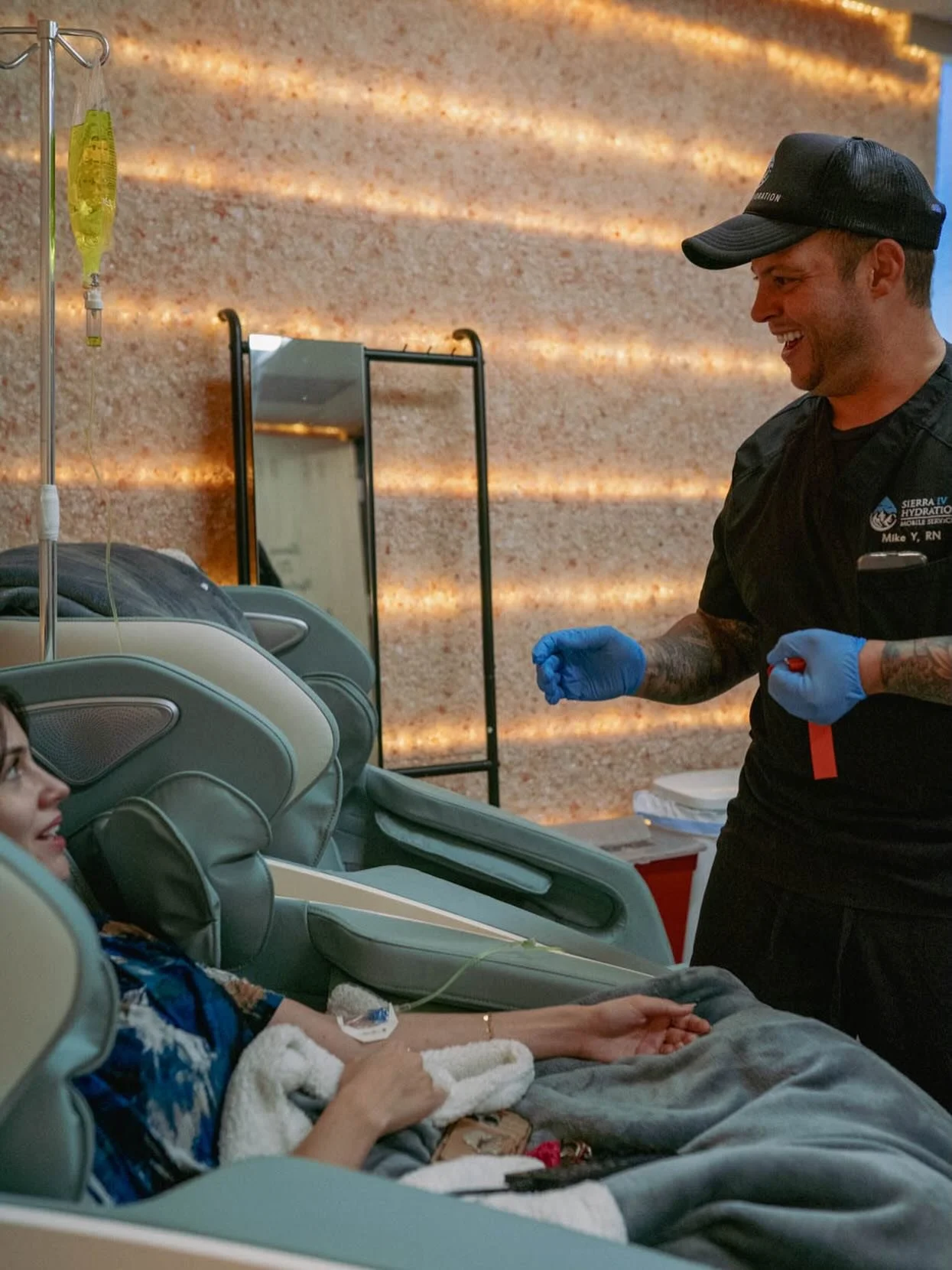 Whether the day is cloudy or full of sunshine.
An IV drip with one of our IV specialists will make you smile ☀️

#sierraivhydration #mobileivtherapy #renosmallbusiness #selfcare