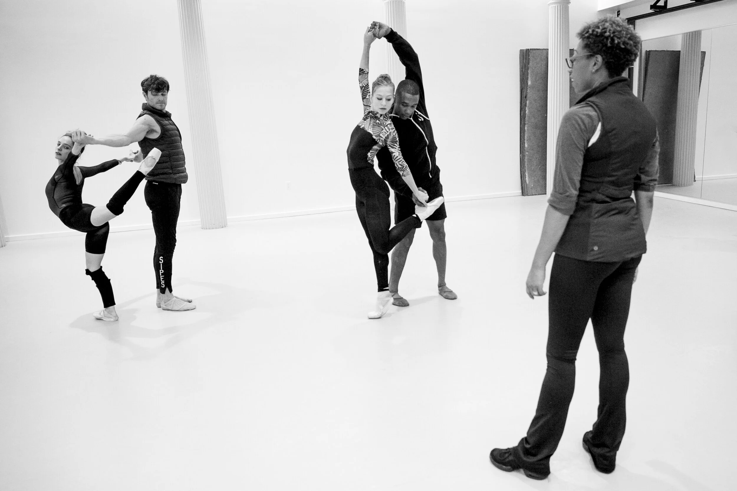04_(L-R) Dancers Ramona Kelley and Nicholas Sipes, Anaïs Blake and Kelly Marsh, IV in the DLNY:Joyce Lab Cycle.jpg.jpg