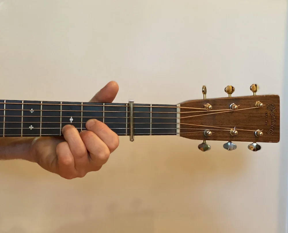 Chord Shapes and Capos: How To Decode a Guitarist’s Hands — Jam With Lauren