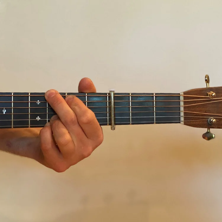 Chord Shapes and Capos: How To Decode a Guitarist’s Hands — Jam With Lauren