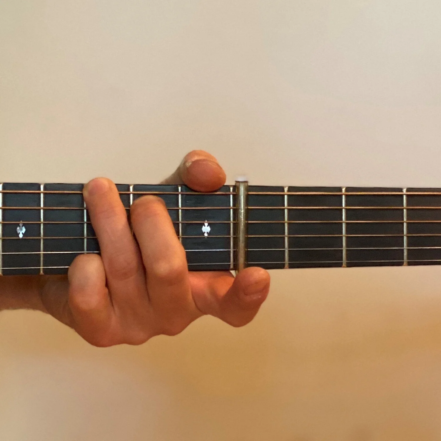 Chord Shapes and Capos: How To Decode a Guitarist’s Hands — Jam With Lauren
