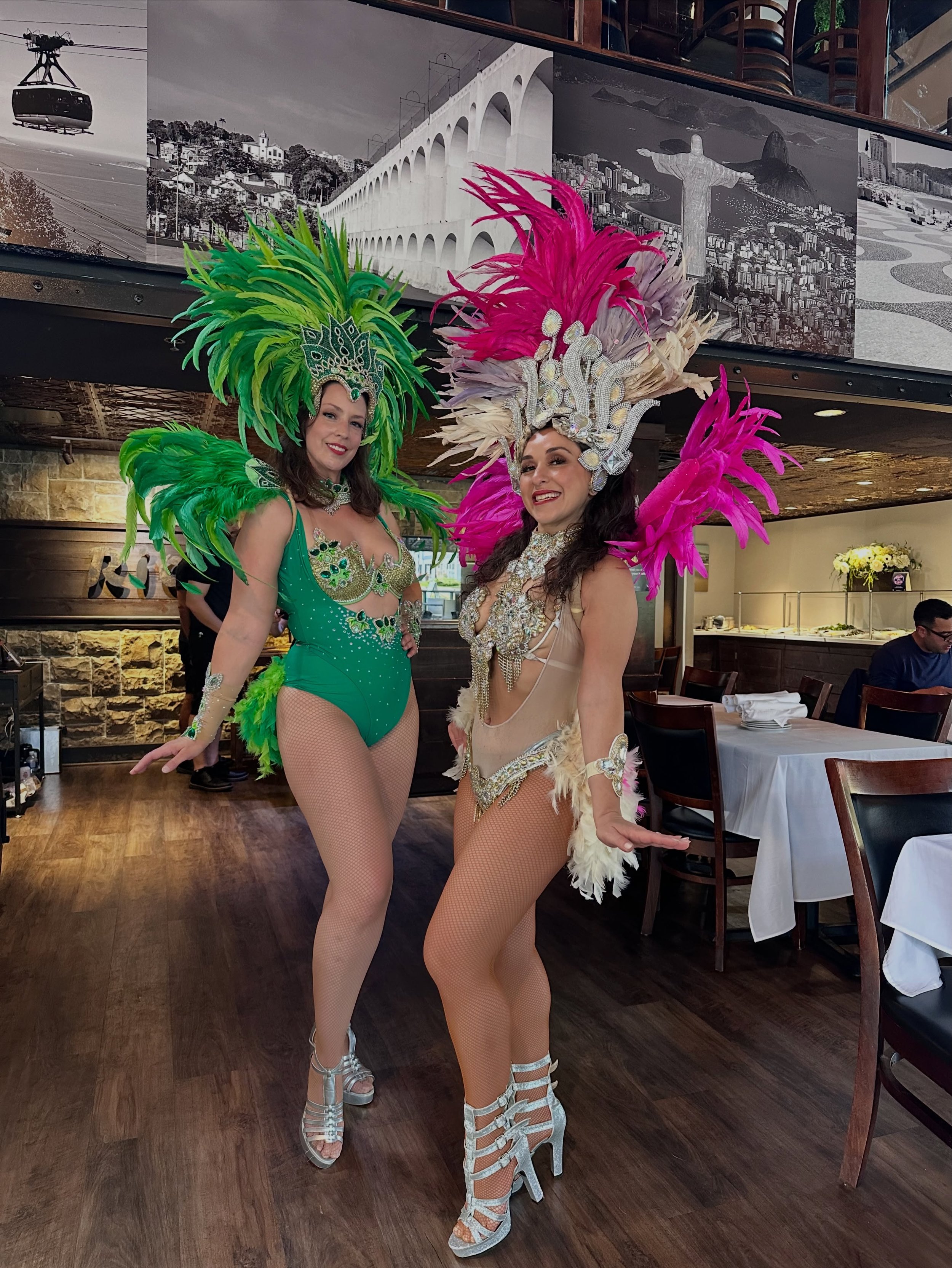Happy Friday ✨Catch us at Rio Brazilian Steakhouse 🇧🇷 @riosteakhousecanada #sambashow