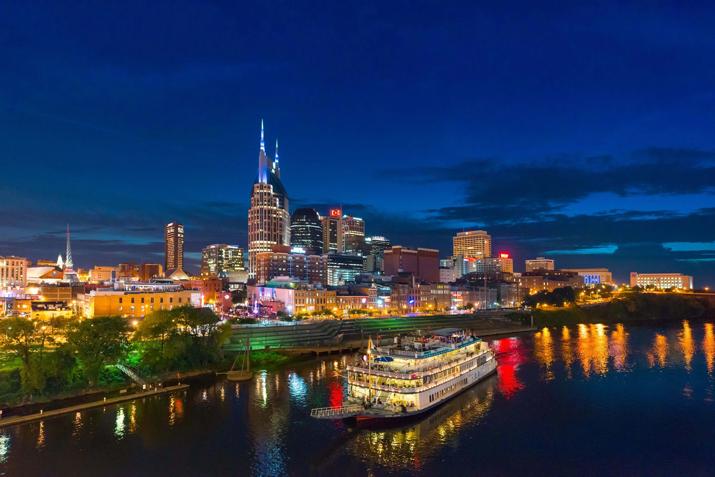 nashville-cityscape-night.jpg