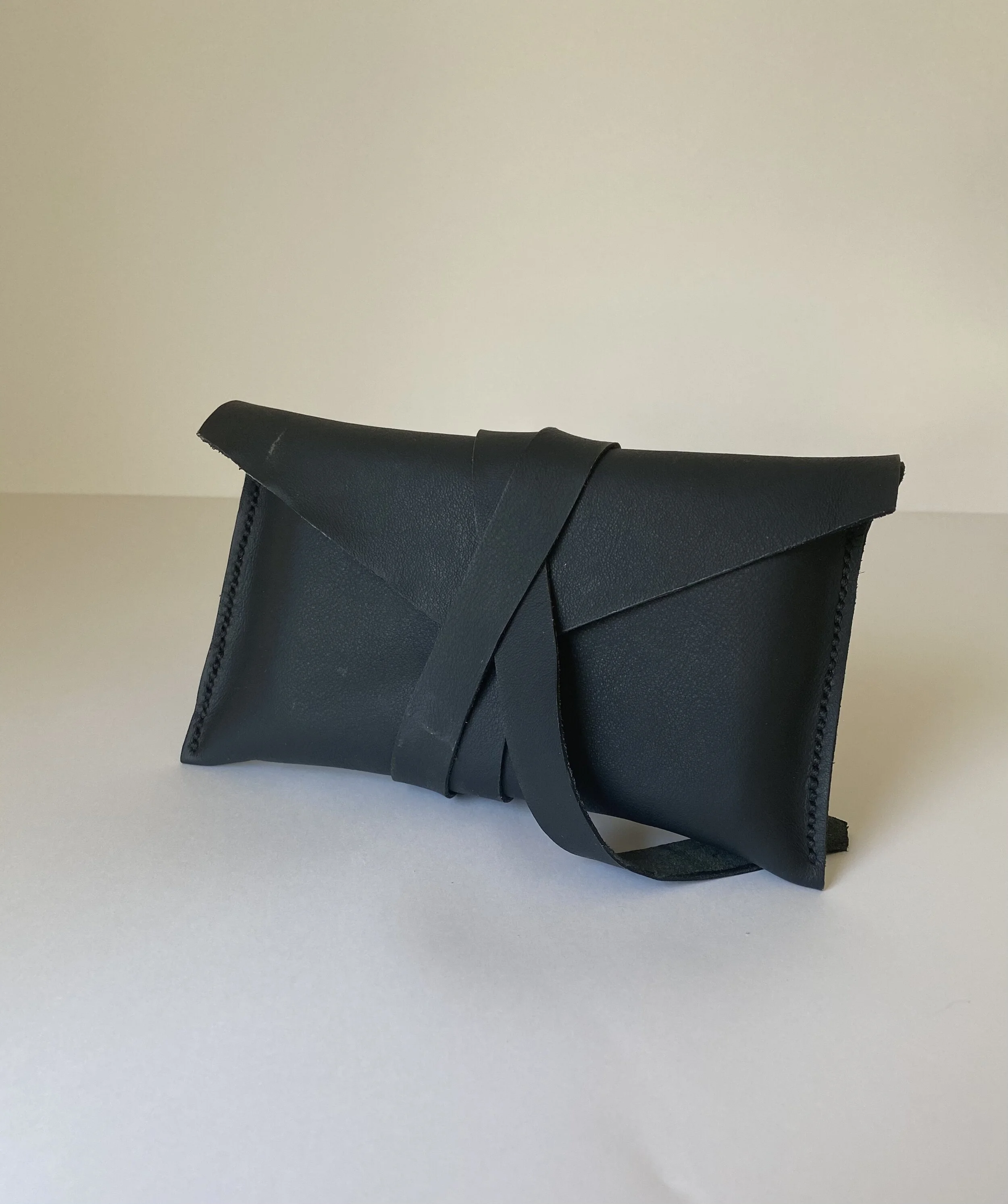 Tarot Clutch - Onyx Closed.JPG