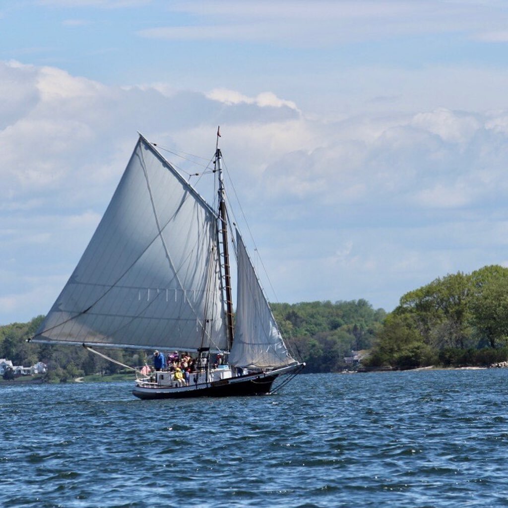 Harbor Tours and Sunset Cruises aboard Oyster Sloop Christeen are in full swing! The whole summer is now available for booking tickets aboard a Harbor Tour or Sunset Sail. Hurry and purchase your tickets now! We still have spots available for: 

Wedn