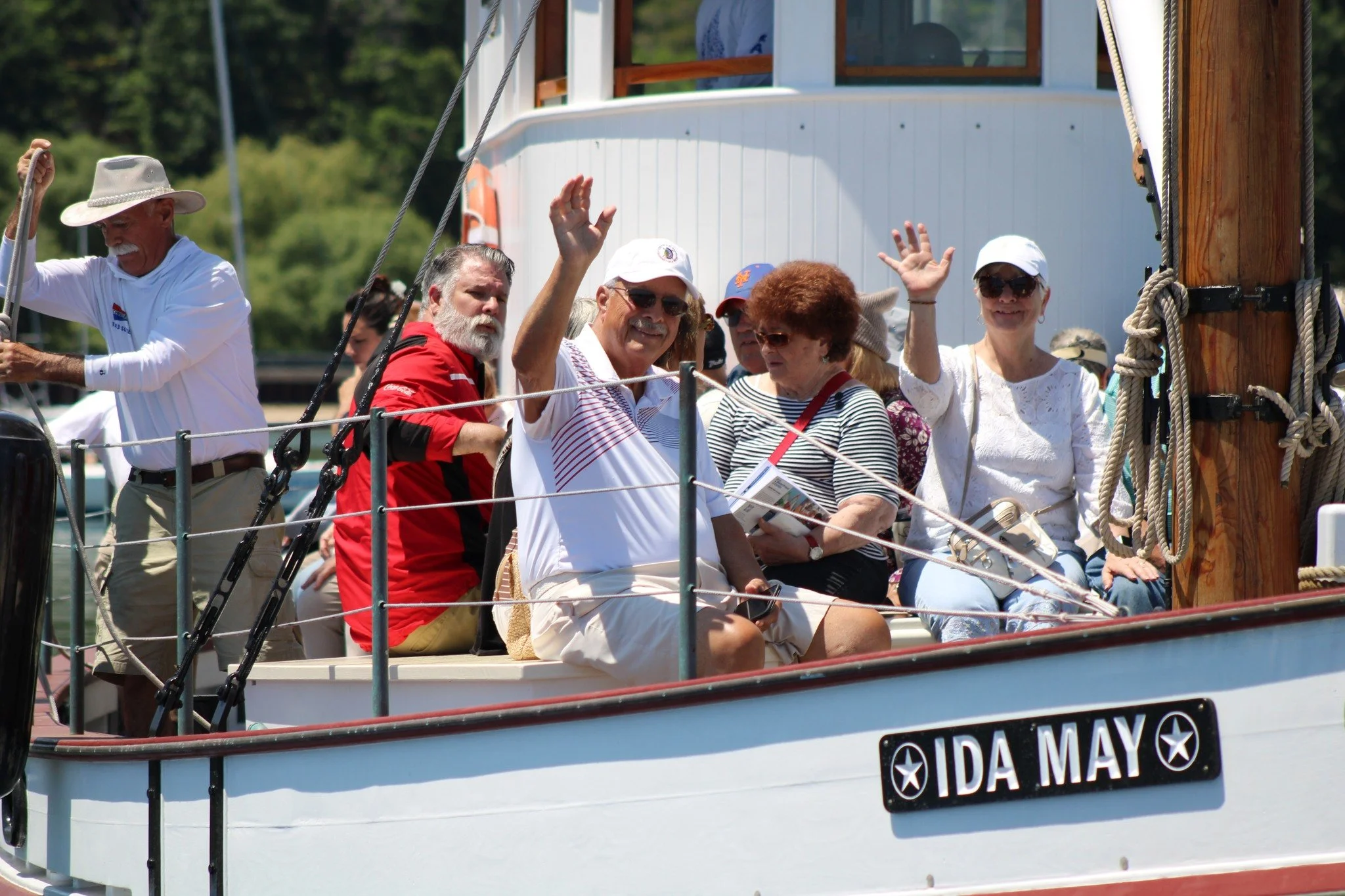 Today, we were ecstatic to collaborate with the @oysterbayhistoricalsociety, providing our town's senior citizens with a beautiful and insightful tour of the bay aboard our historic IDA MAY! Our captains shed light on the rich maritime history of Oys