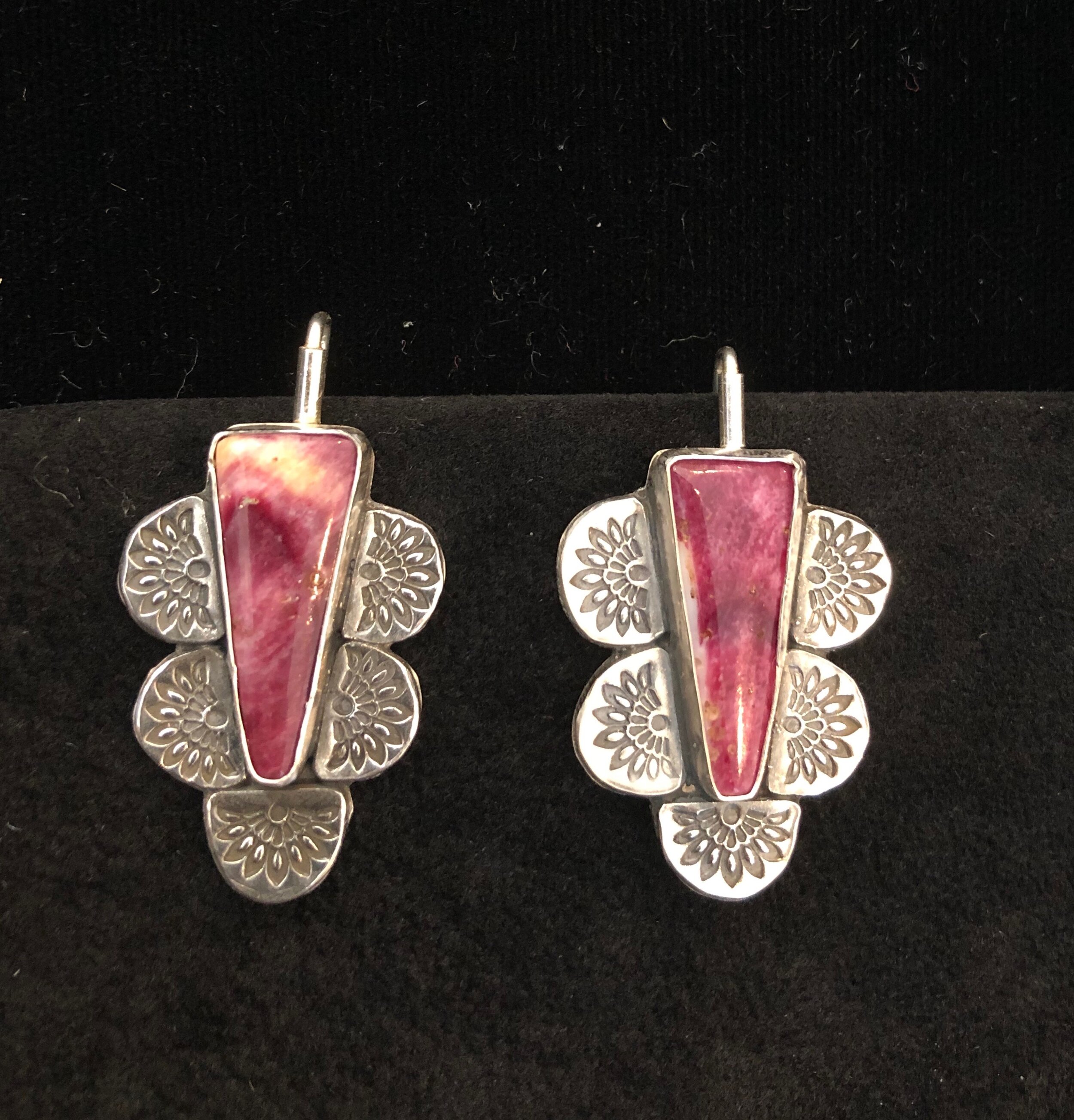 ED8703C8-4E61-42BA-AEC7-AB082683D197