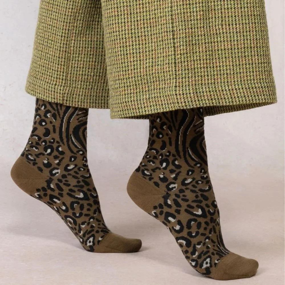 BF6562-animal-print-roll-top-loden-model.jpg