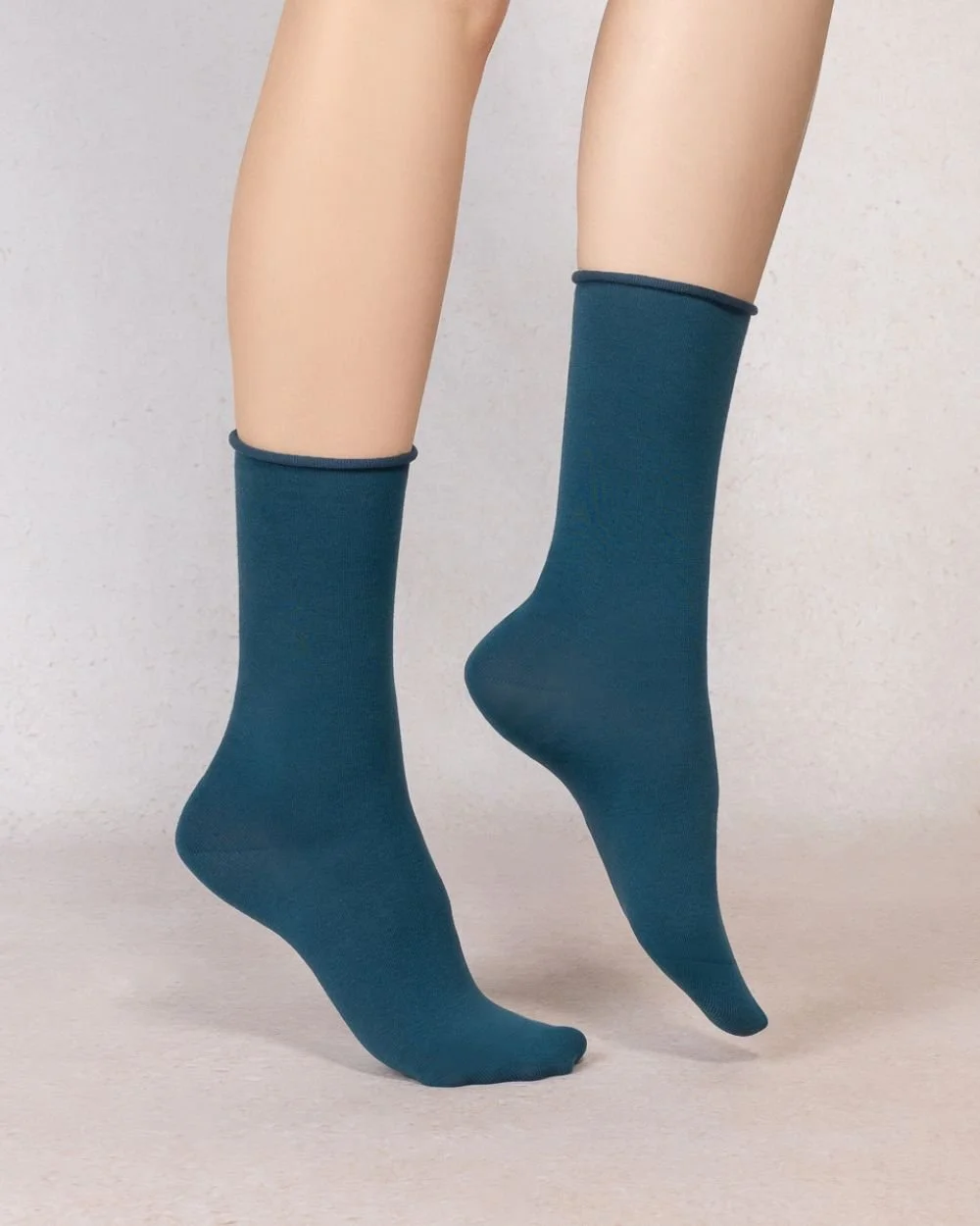 BF6594-cotton-roll-top-peacock-blue-model.jpg