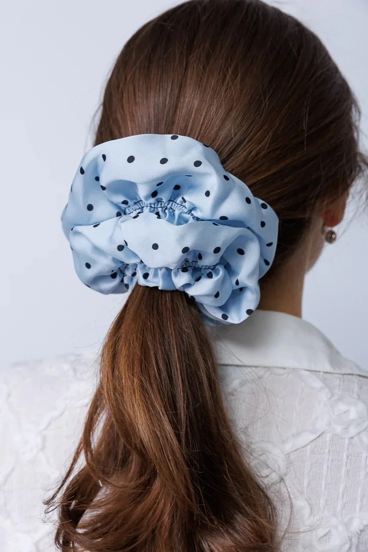 Limlim-Polka-Dot-Ruffle-Scrunchie-model.jpeg