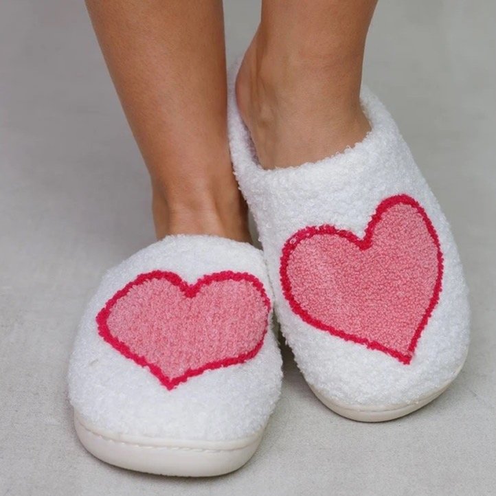 Big Heart Toe Slippers — It to Ya!