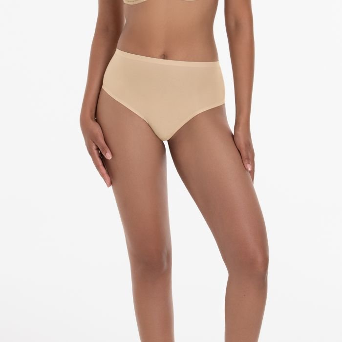 Anita-HW-Thong-Desert.jpeg