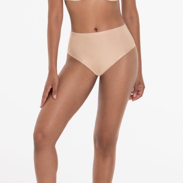 Anita-HW-Thong-Rose.jpeg