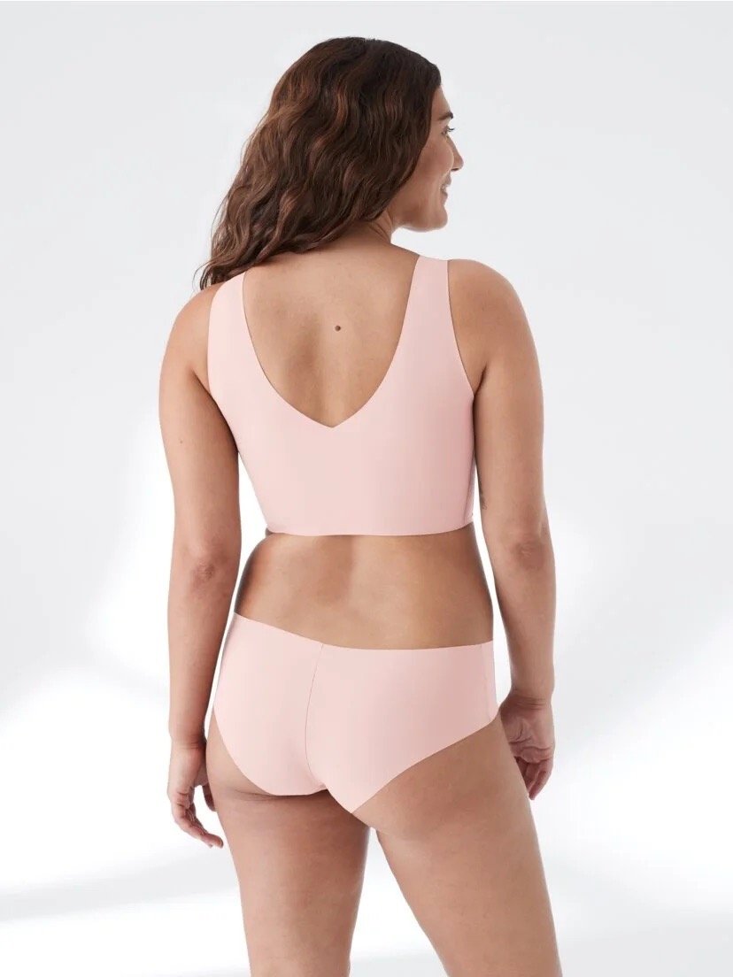 16802-True-Body-VNeck-Bra-peony-model Large.jpeg