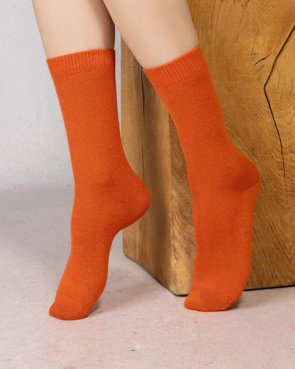 BF6095-Cashmere-Crew-Pumpkin-Model.jpg