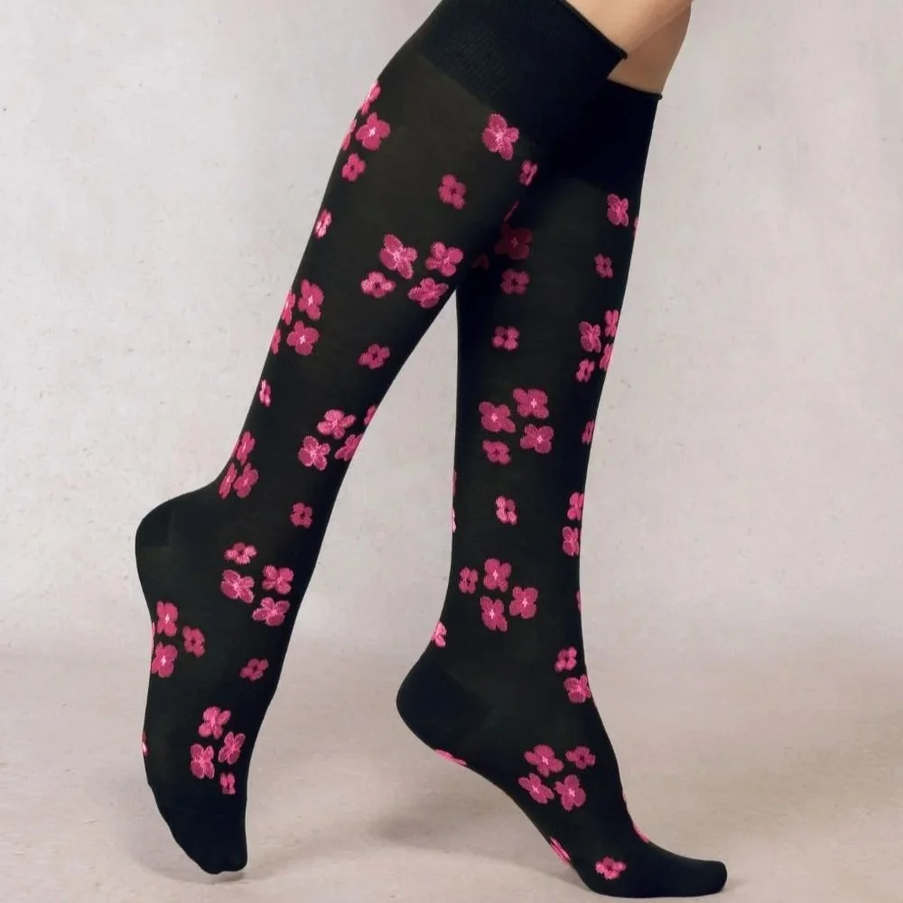 BF6433-floral-knee-length-noir-model.jpg