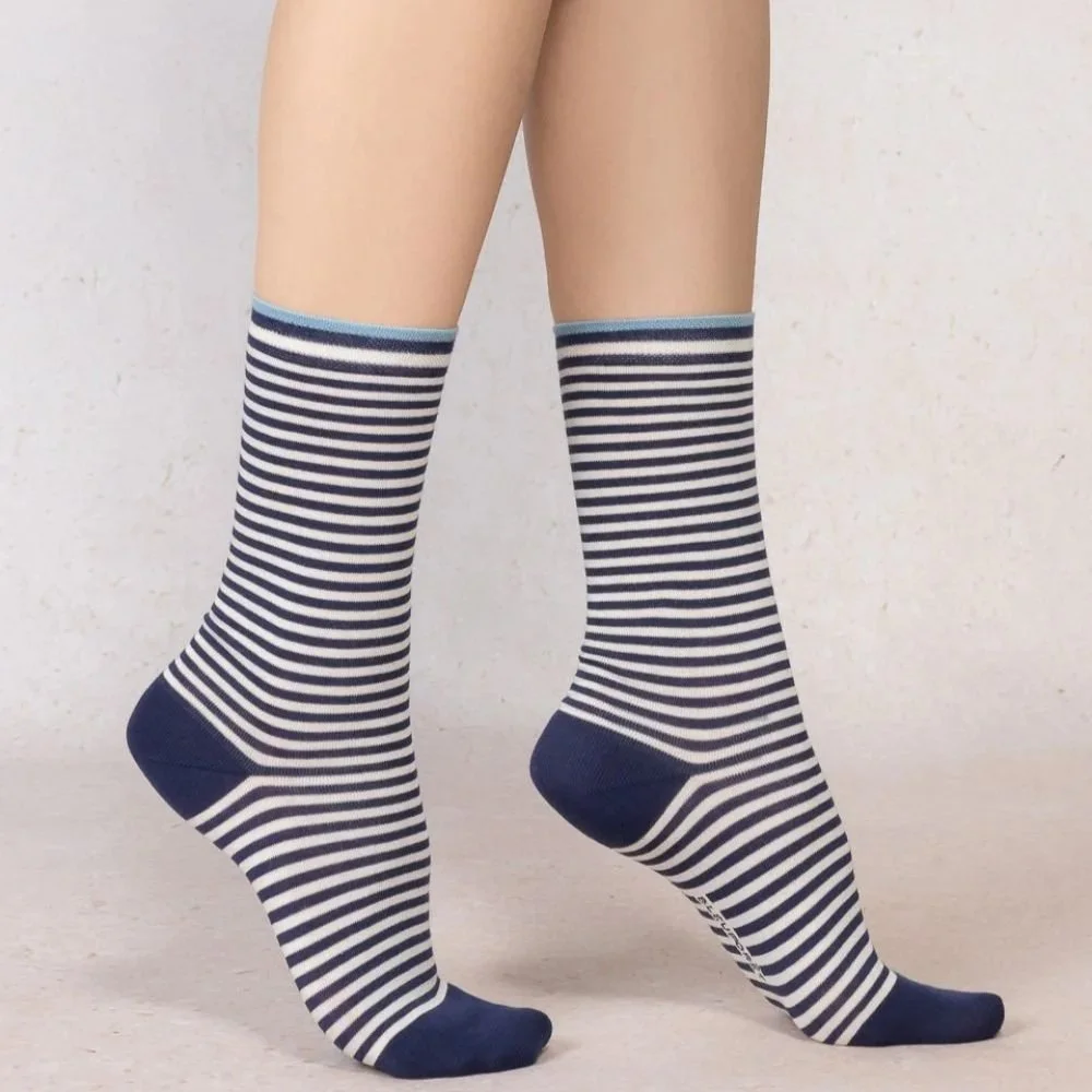 BF6537-Cotton-Striped-Crew-Encre-Model.jpg