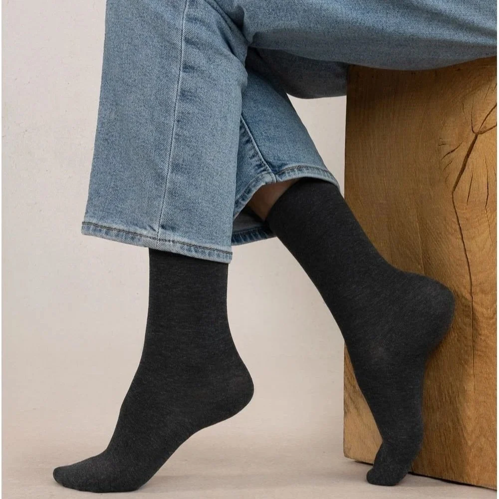 BF6594-cotton-roll-top-charcoal-heather-model.jpg