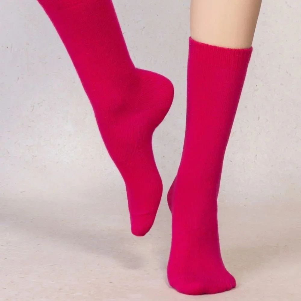 BF6095-Cashmere-Crew-Fuchsia-Model.jpg