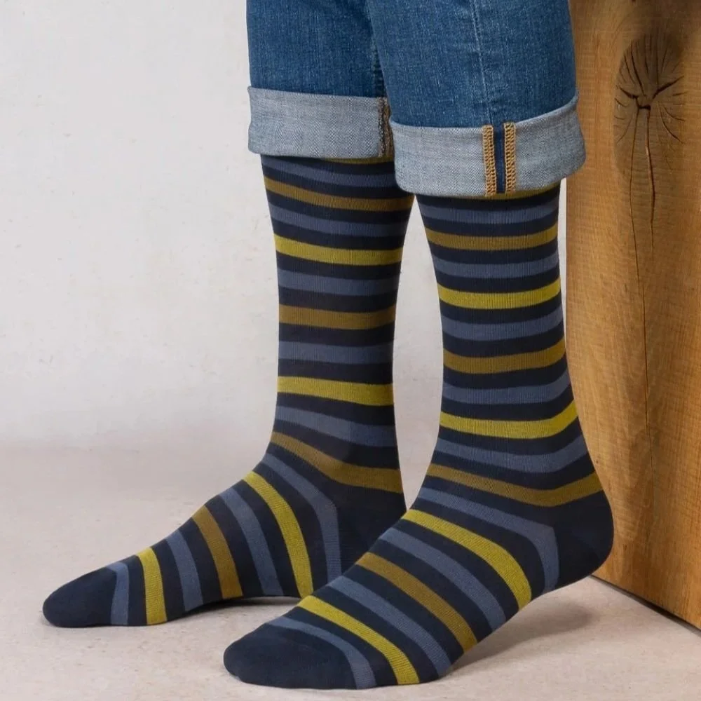 BF7122-Cotton-Striped-Crew-Marron-Marine-Pistache-Model.jpg