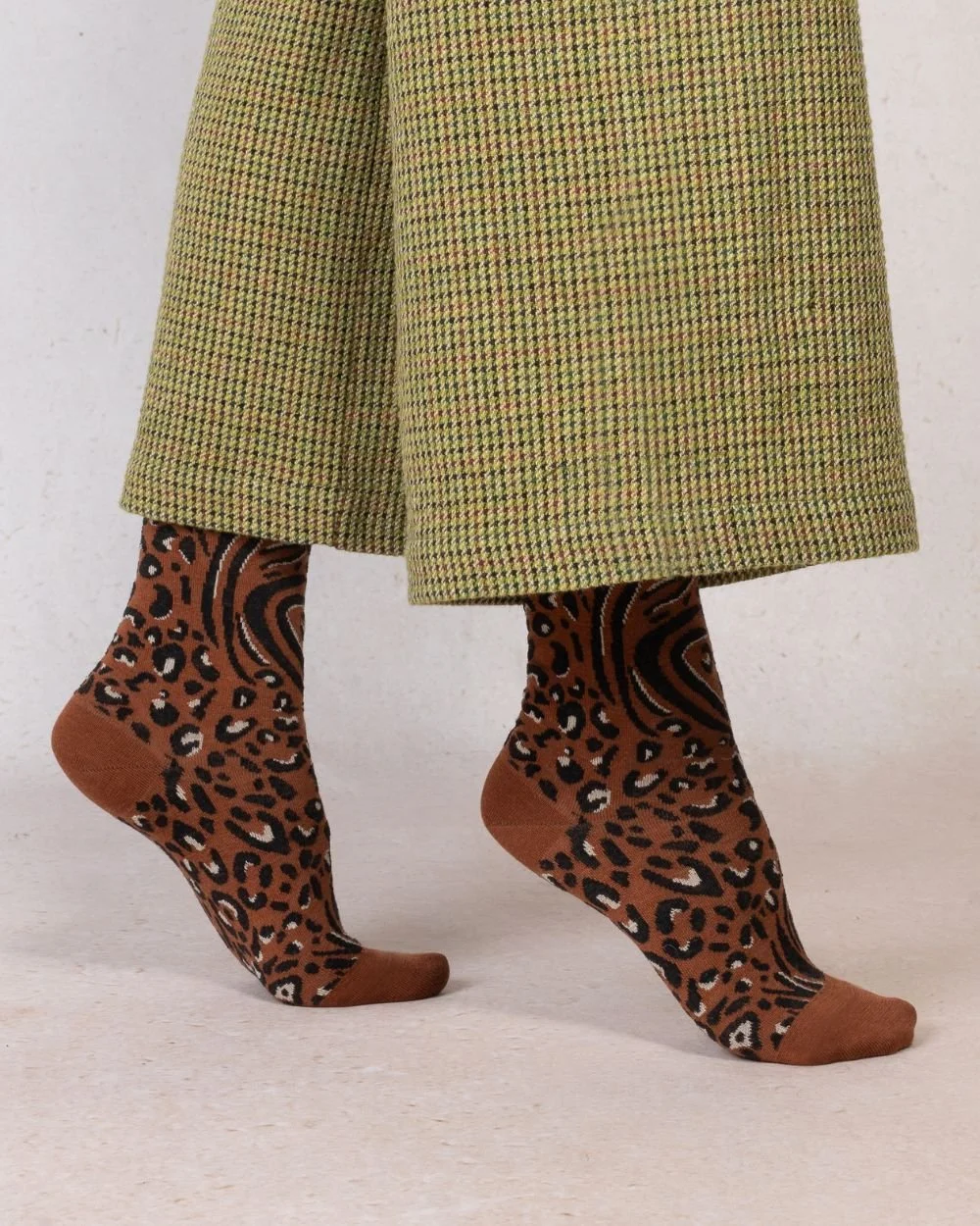 BF6562-animal-print-roll-top-caramel-model.jpg
