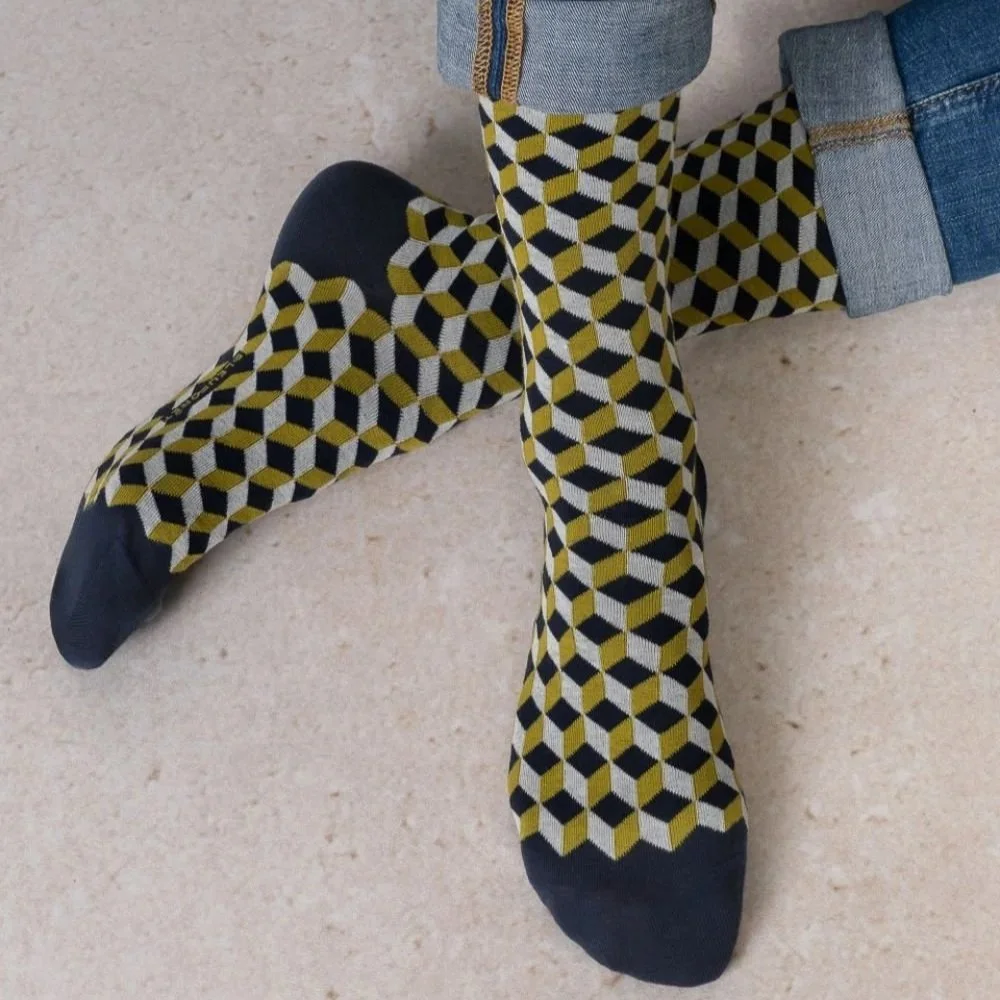 BF7124-Cotton-Cubes-Pattern-Crew-Marine-Pistache-Model.jpg