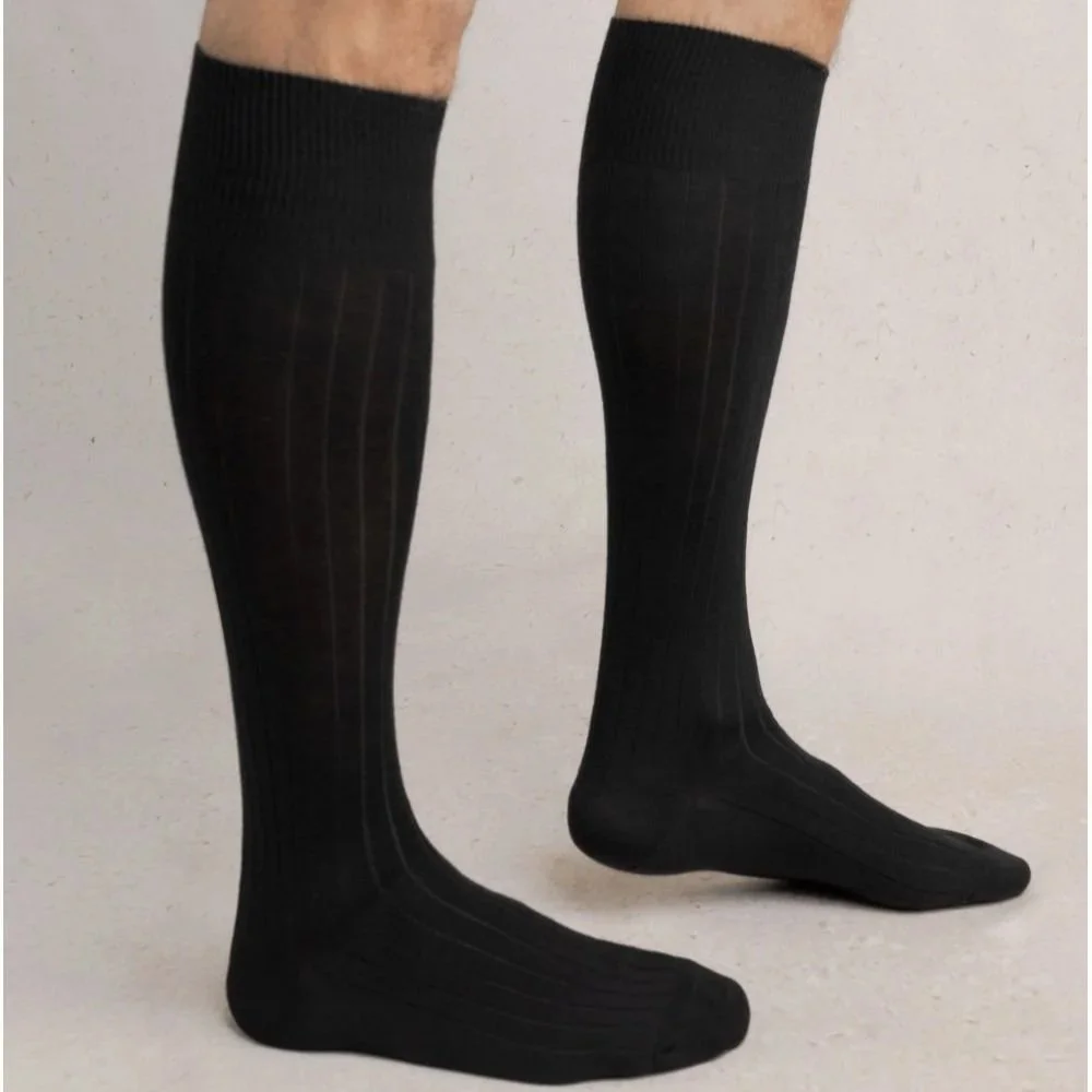 BF2340-Merino-Wool-Ribbed-Knee-Length-Noir-Model.jpg