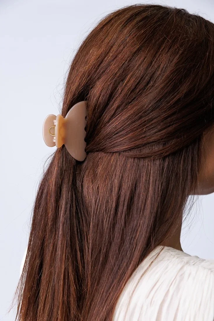 Limlim-Shiny-Short-Jaw-Clip-Caramel-Brown.jpeg