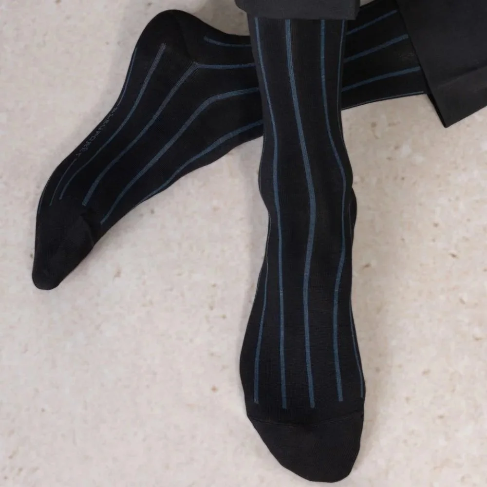 BF-7095-mercerised-cotton-stripe-noir-model.jpg