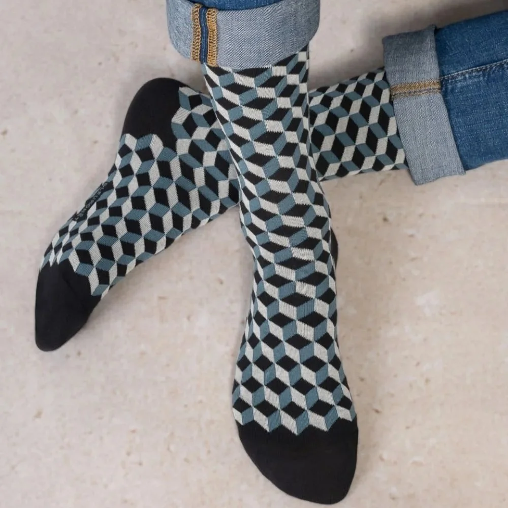 BF7124-Cotton-Cubes-Pattern-Crew-Noir-Bleu-Model.jpg