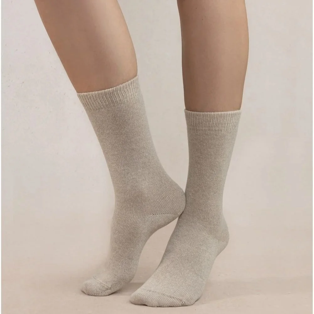 BF6095-Cashmere-Crew-Cordage-Model.jpg