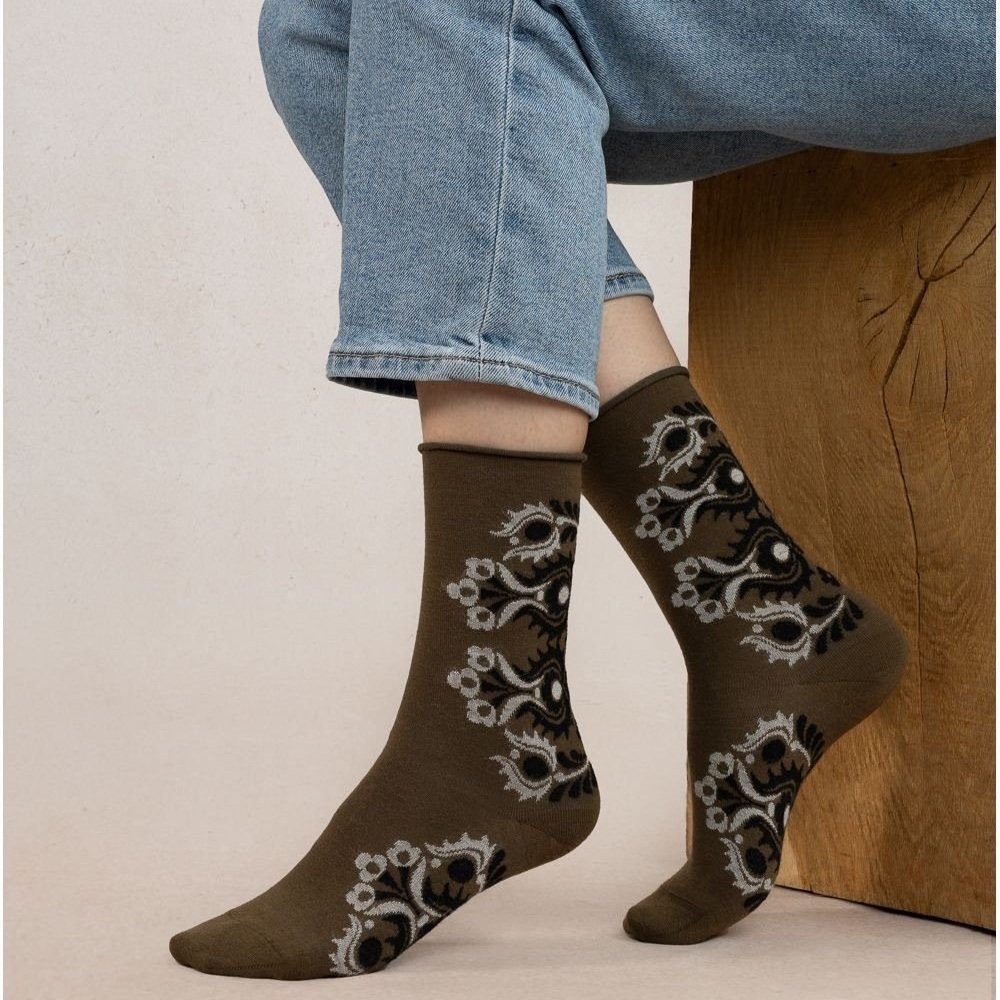 BF-6486-folk-pattern-wool-bronze.jpg