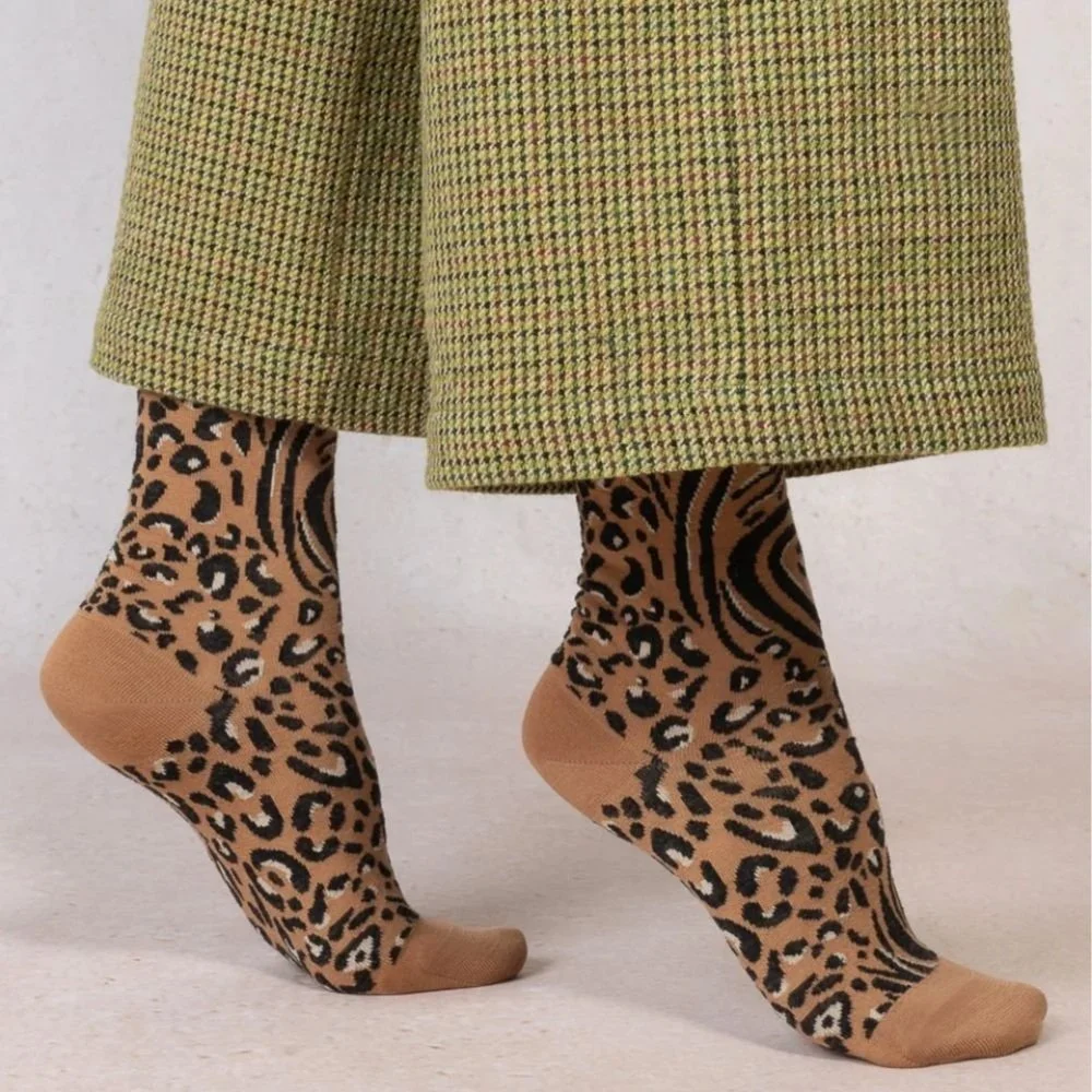 BF6562-animal-print-roll-top-praline-model.jpg