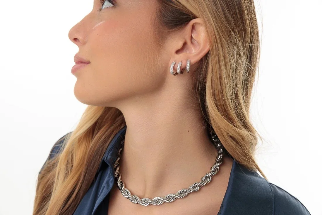 Limlim-Rope-Chain-Necklace-Model.jpeg