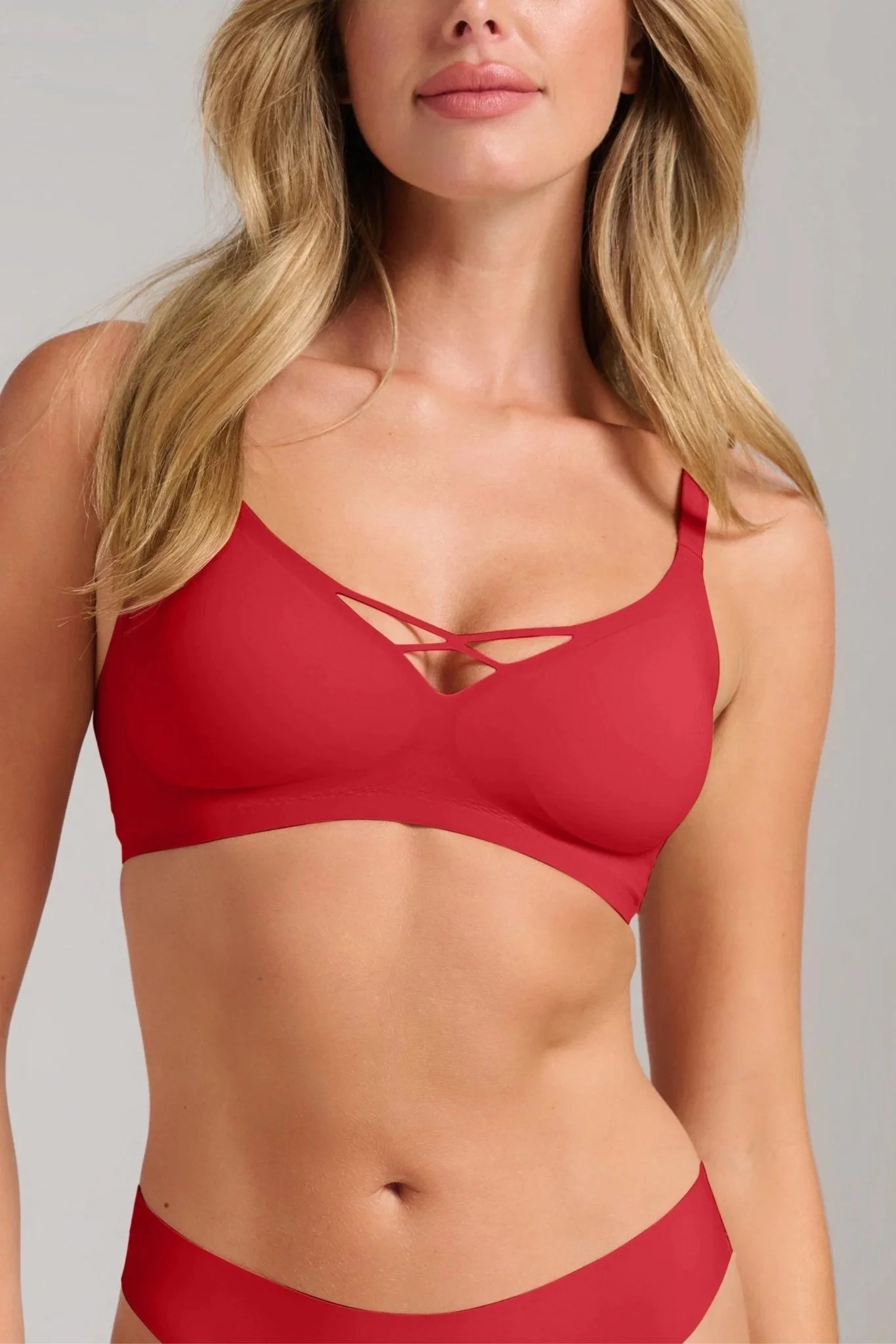 Siella-no-show-v-neck-bra-red-front.jpeg