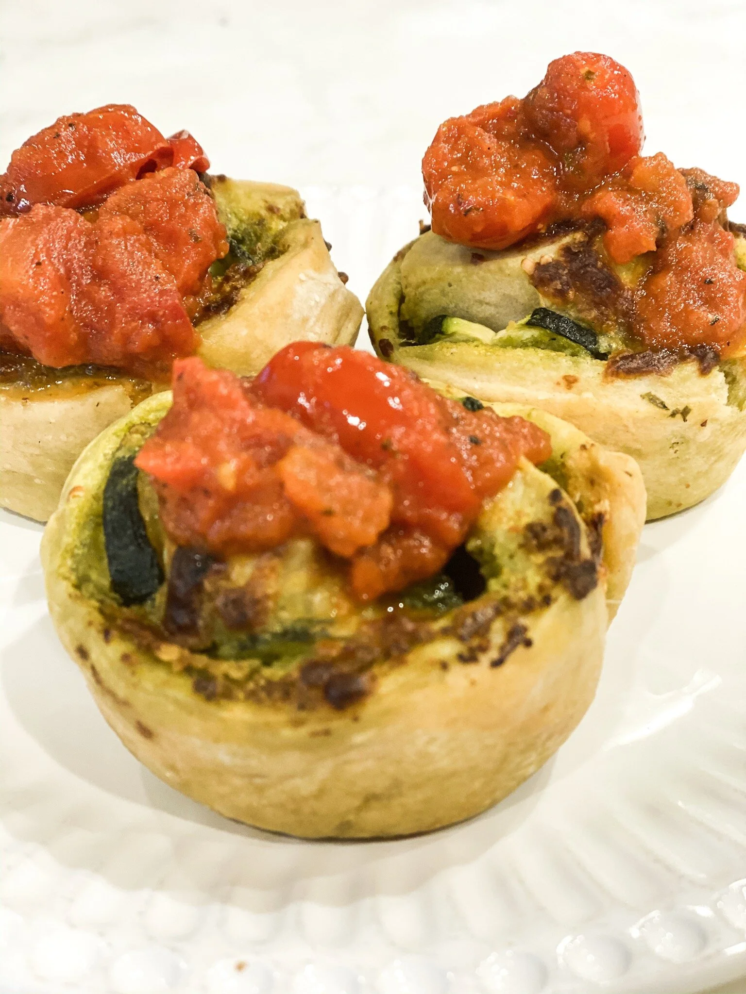 Zucchini Pesto Pizza Pinwheels — Freshdayliving