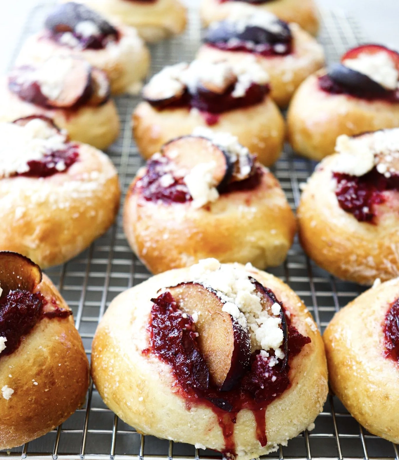 Yeast Dough Pastry with Plums