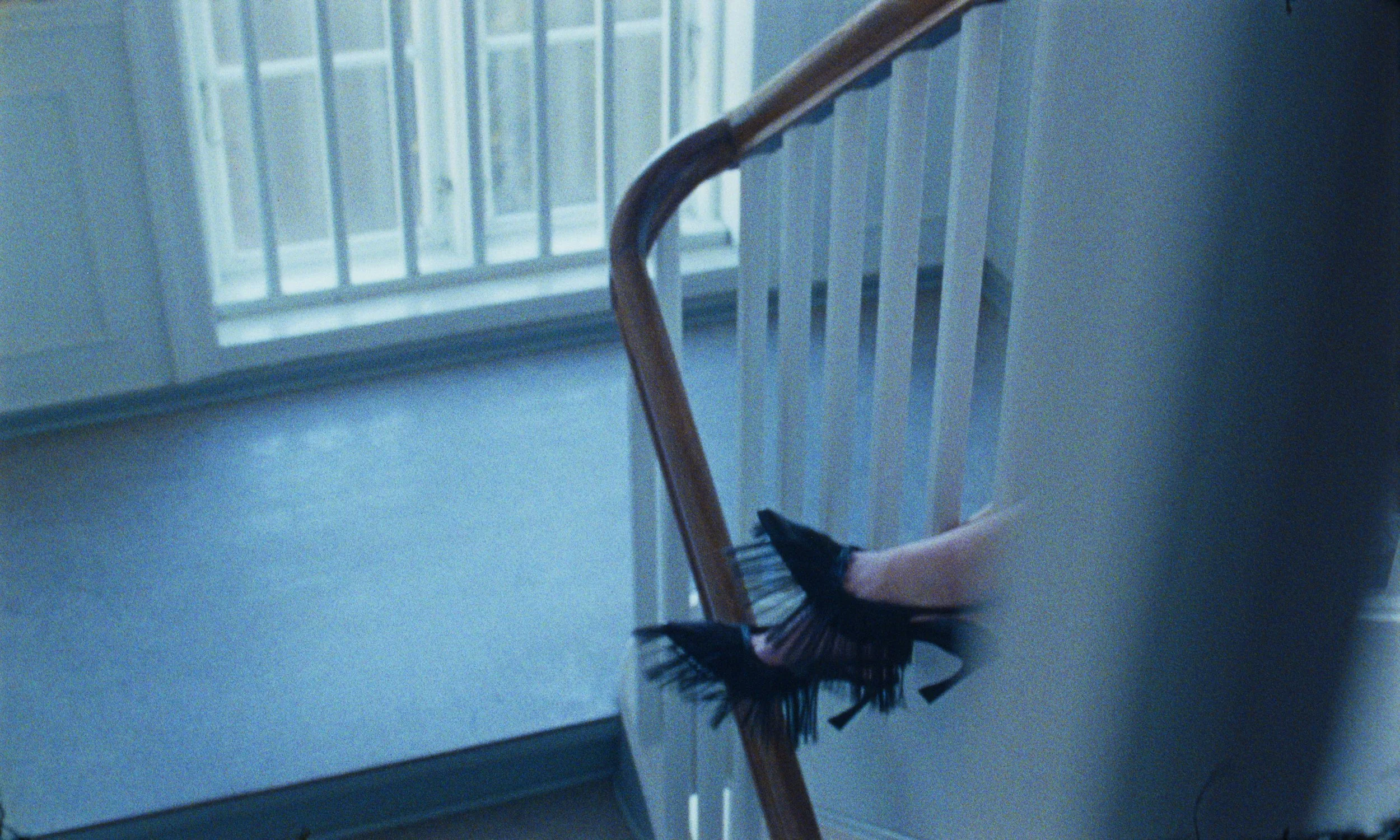 inbetweenfloors_master_clean5_cold_01001508.jpeg