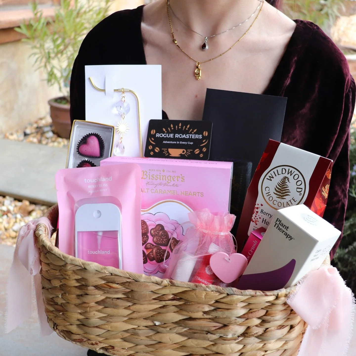 💌 VALENTINE&rsquo;S RAFFLE GIVEAWAY 💌

We&rsquo;re giving TWO lucky winner the ultimate self-love moment:
✨ Luxe goodie basket
✨ Complimentary 60-minute massage
✨ $50 Rogue Roasters gift card ☕️

How to enter our social media giveaway:
🤍 Like this