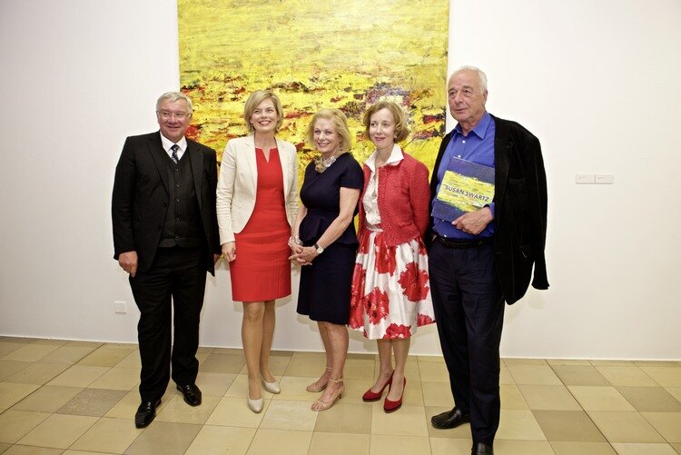  Ausstellungseröffnung von Susan Swartz im Ludwig Museum, Deutschherrenhaus Koblenz am Deutschen Eck vom 20.05.2015
Es sprachen Prof.Dr.Joachim Hofmann-Göttig (Oberbürgermeister der Stadt Koblenz); Julia Klöckner (CDU Rheinland-Pfalz), Frau Prof. Dr.