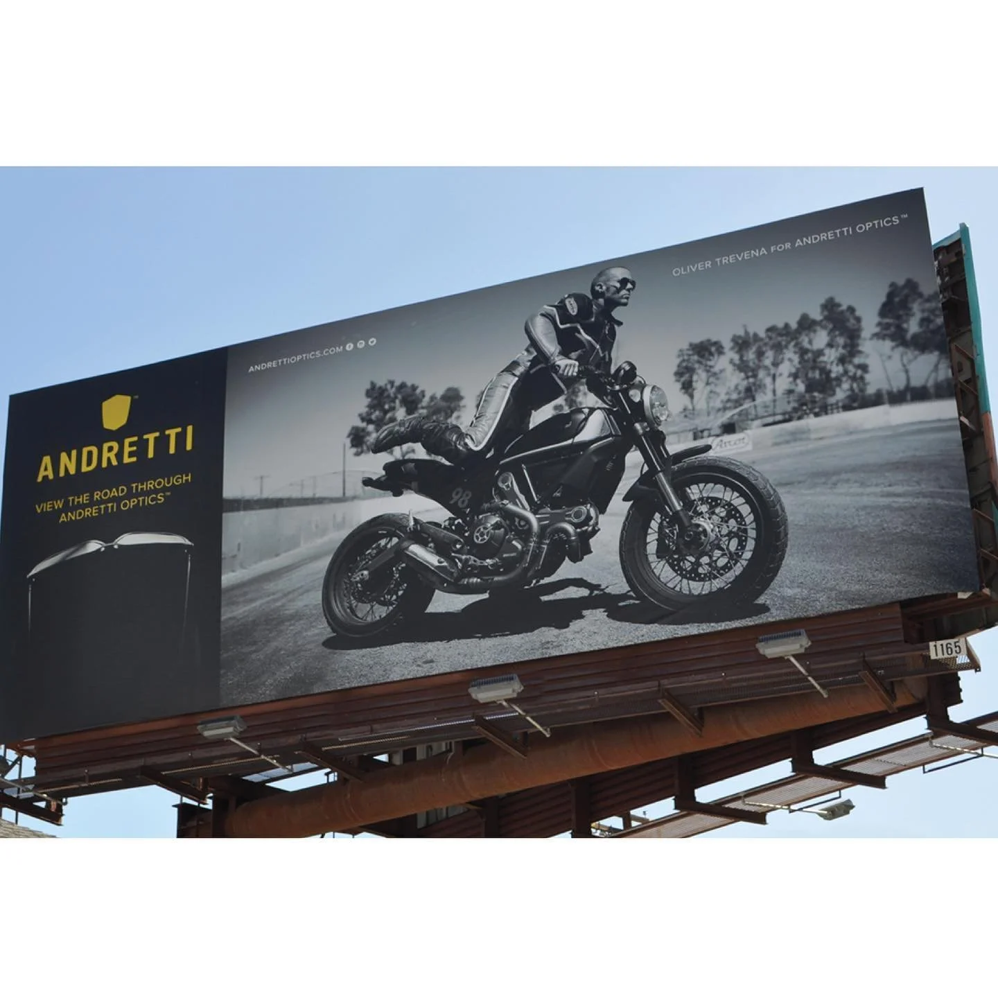 Work for @andrettioptics from a ways back, going through the archive for the new site, see more there.
.
.
.
#omnibuscreativestudio #andrettioptics #graphicdesign #artdirection #branding #eyewear