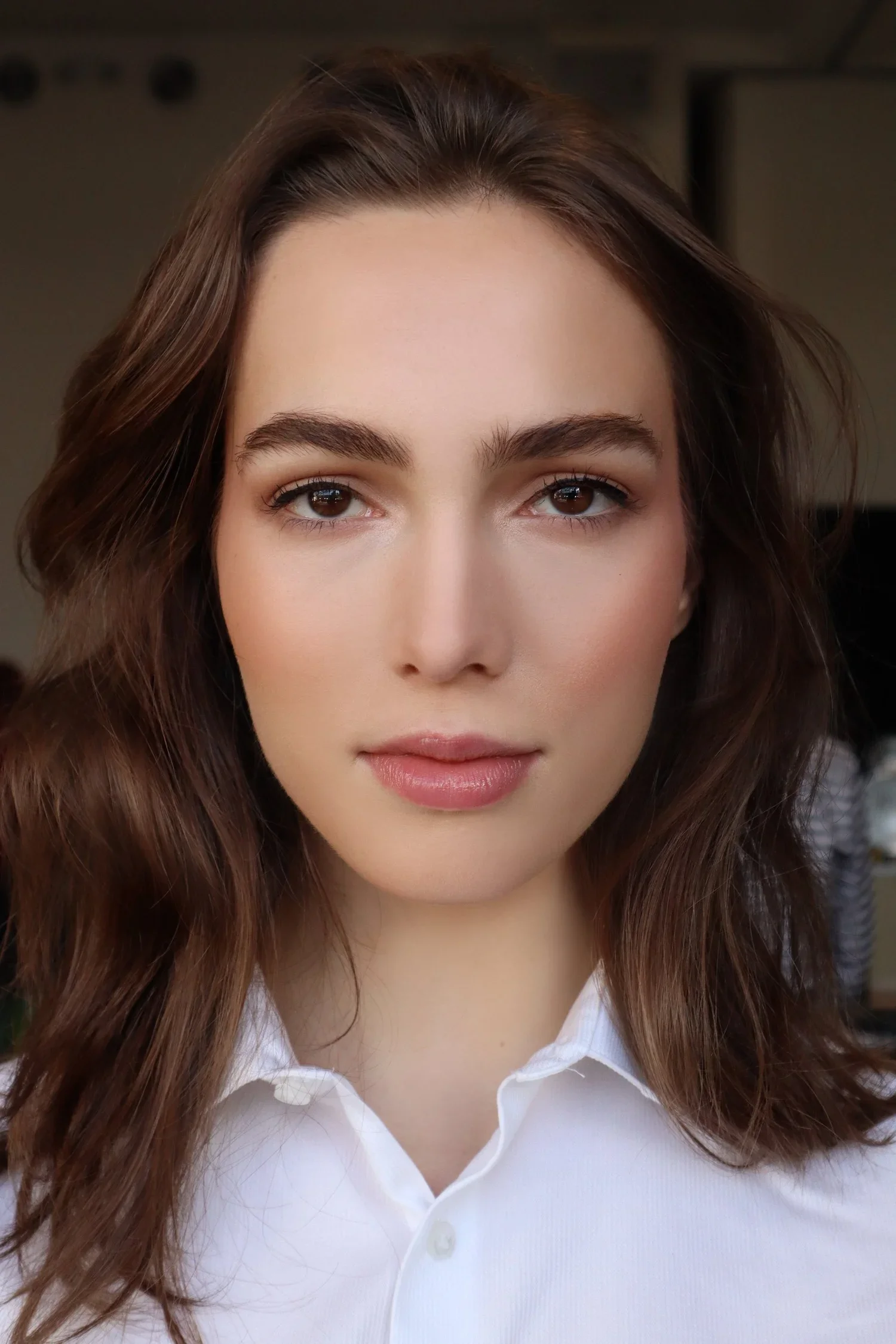 How Lighting Choices Change the Perception of Makeup Shades