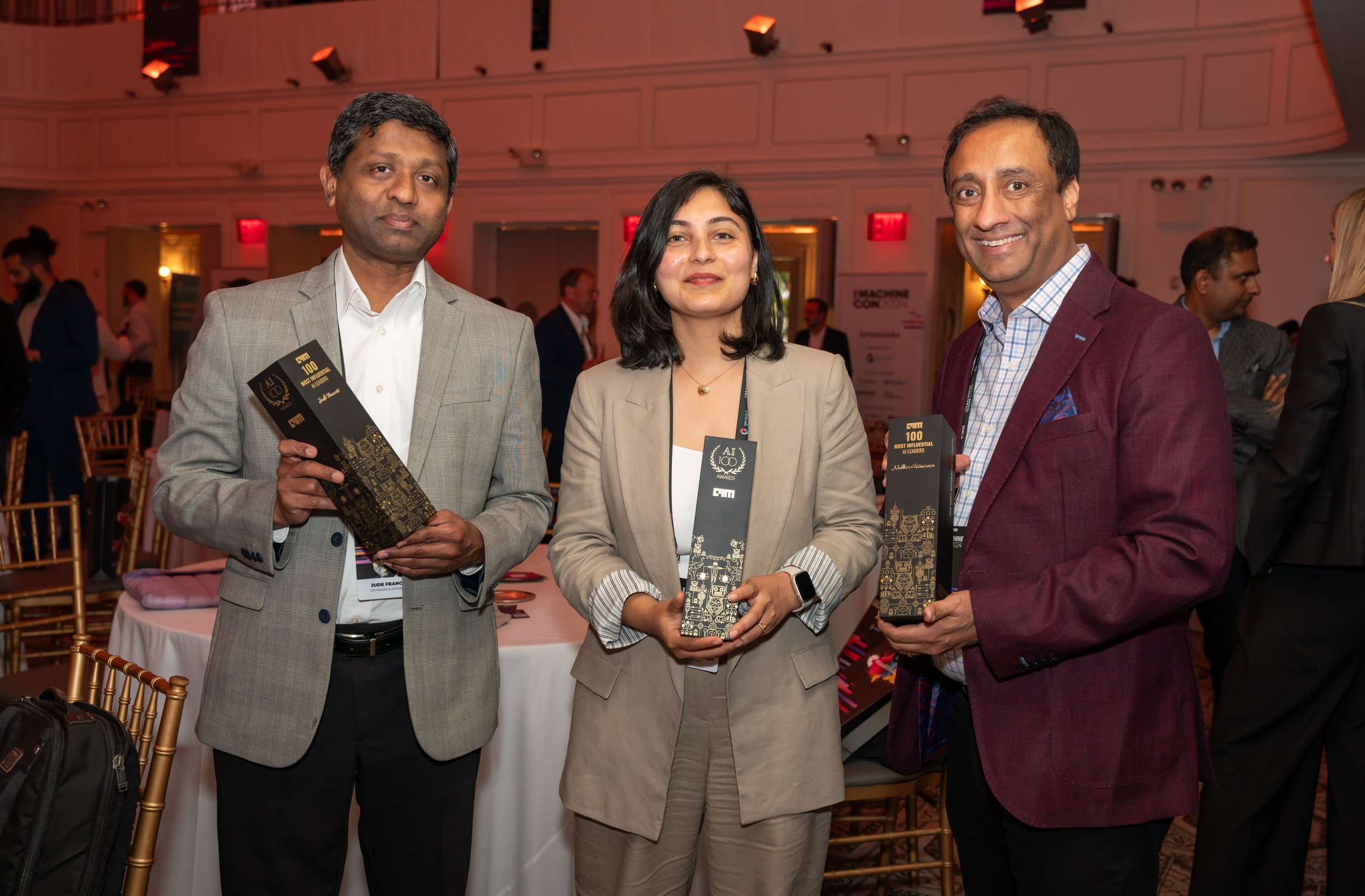 Capturing Key Moments: What a Corporate Photographer Focuses On at Business Events