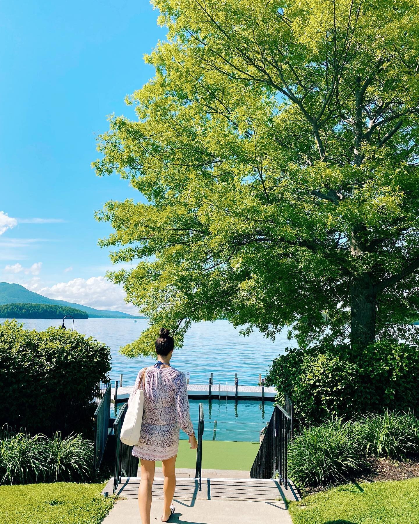 Walking into a new week isn&rsquo;t so bad when we&rsquo;re only four days from another weekend 🎉