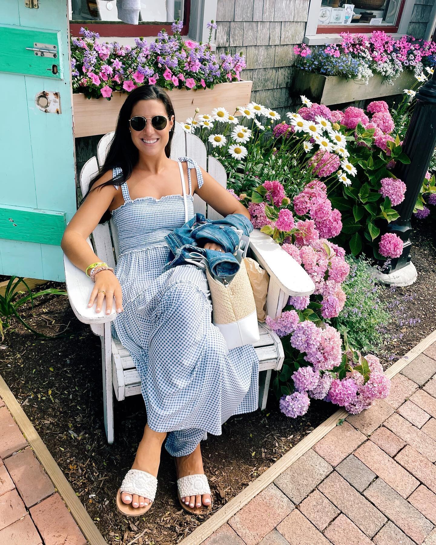It was a SpectACKular day exploring Nantucket! 🐋

#nantucket #ack #nantucketstyle #ootd #nantucketphotos #nantucketisland #summeroutfits #nantucketsummer #thecape #beachvibes #newenglandliving #hydrangeas #nantuckethome  #nantuckethydrangeas #travel