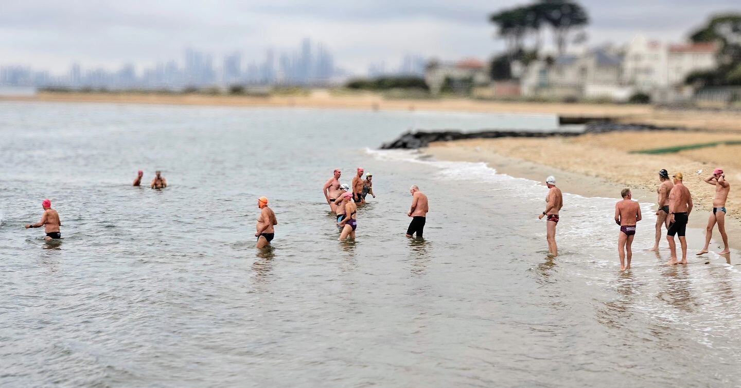 Good morning 🌄 
Sea temp recordings - 03-15 06:20 sea=20c  air=15.6c  wind speed=20 wind gusts=26 direction=SE by=JanieZ https://ozswims.co
.
#brightonicebergers 
#brightonvictoria #allswimsau 
#melbourneopenwaterswims 
#baysidevictoria ##bowsvictor