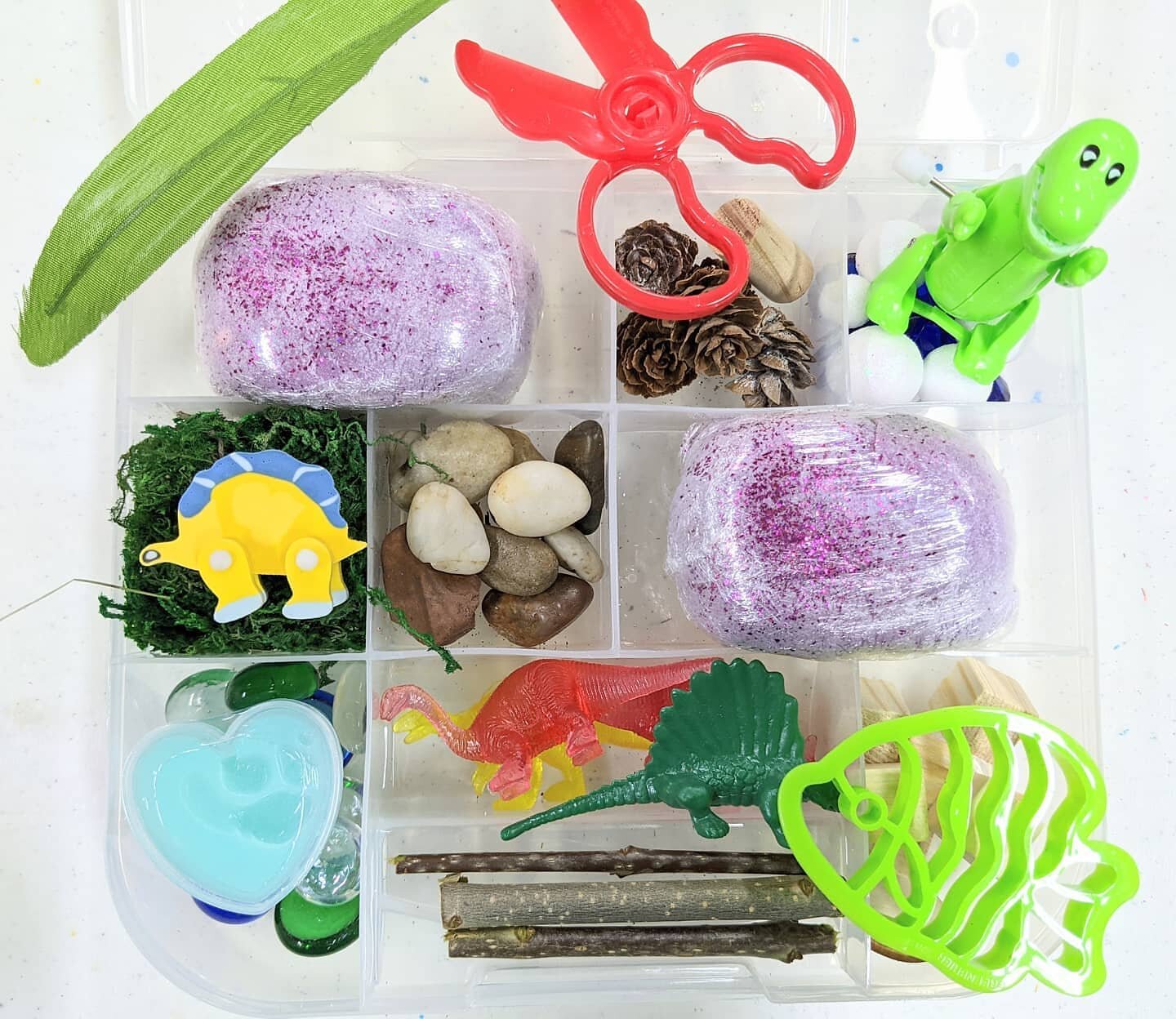 New !! DINO KITS !!! 🦕🦕🦕
.
Playdough Sensory Kits are great for fine motor skills.  They also provide great quiet time and calming activities.  Not to mention it let's Mom have a some time to make dinner !! 😂 
.
Keep the playdough in a sealed pla