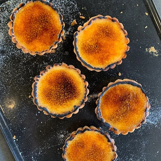 White Choc cr&egrave;me br&ucirc;l&eacute;e tarts 
Afternoon coffee and cakes sorted! 
#huskisson #jervisbay #5littlepigs #shoalhaven