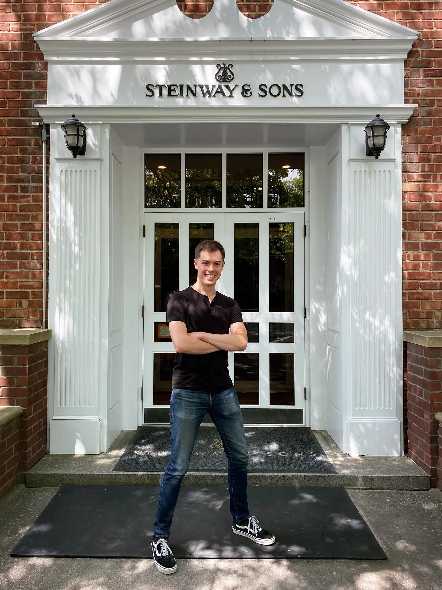 📸 Jul-Sep photo dump.
1: Cover: Steinway! 😁
2-4: PTG Nat&rsquo;l Convention&hellip;new tuning lever! 🔧
5: Mt. Hood at cousin&rsquo;s wedding in OR 🏔️
6-8: Steinway regulation seminar 🤓
9-11: Fun in NYC 🏙️
12: Playing in a musical revue with fri