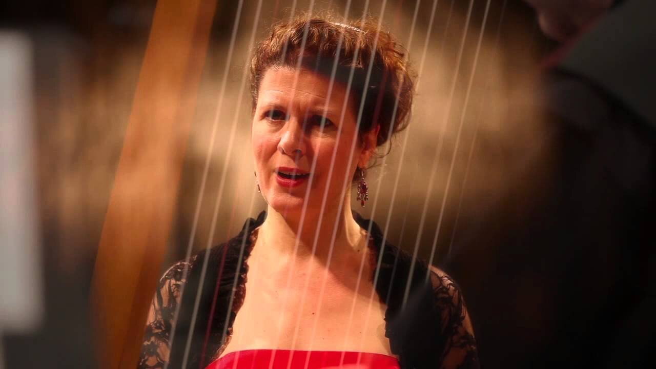  “Soprano Meredith Hall sang with commendable musicality and purity of sound, ideal in the lyrical arias.”(MESSIAH) Globe and Mail – Ken Winters 